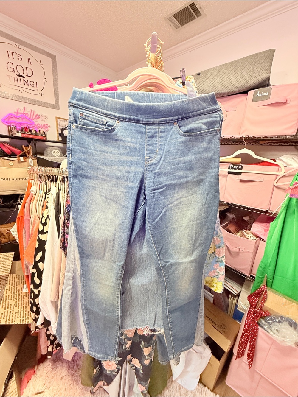LEVI’S Distressed Light Blue Women's Stretch Denim tapered ankle Jeans